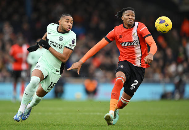 难道2级亚冠都没得踢胜利落后榜首11分，遭双雄.