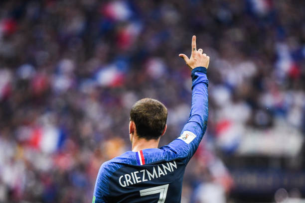 德转列非足联球员最贵阵：萨拉赫、马尔穆什领衔，奥纳纳在列.